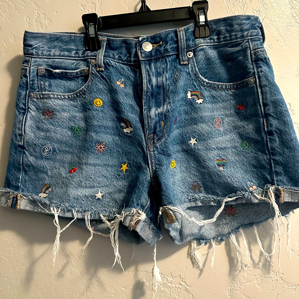 American Eagle embroidered 90s boyfriend shorts